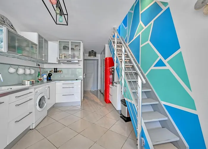 T3 De 45 M2 Avec Terrasse - Entierement Climatise - 2 - 400m De La - Avec Piscine *